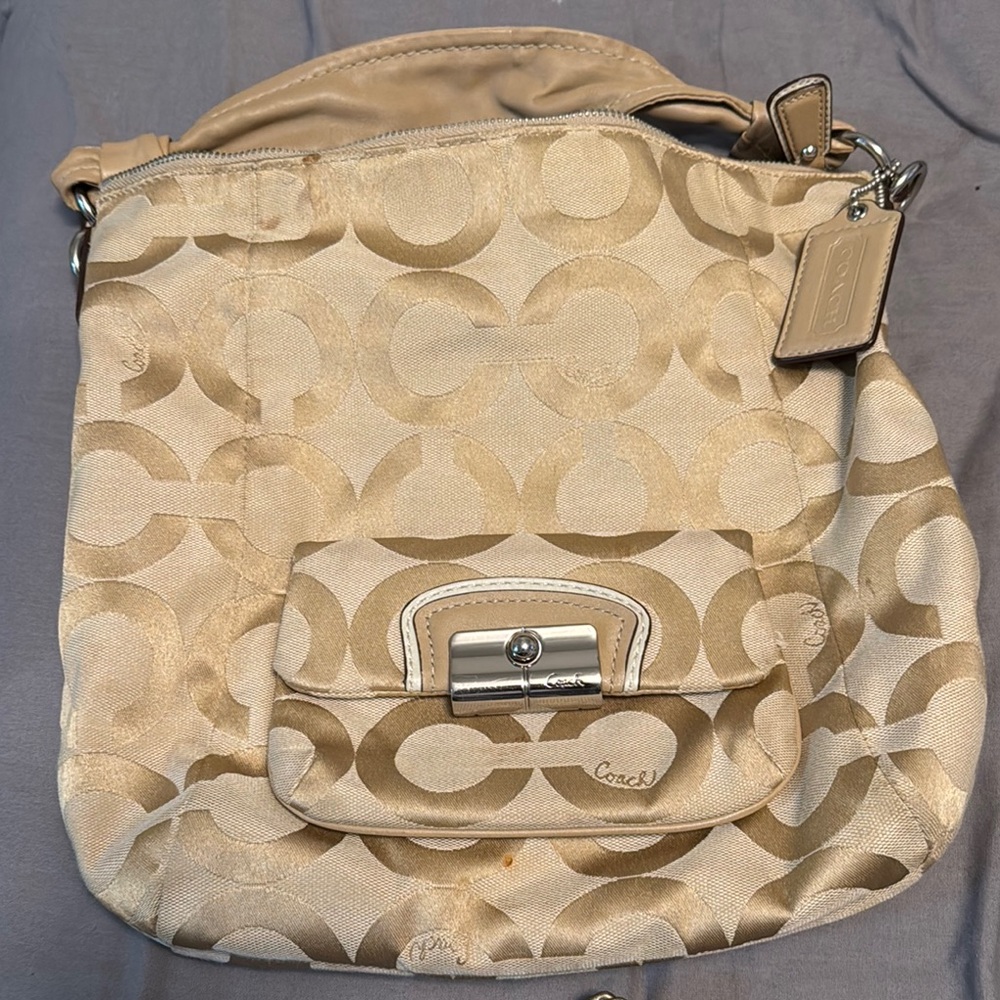 Coach Cream Crossbody Bag with Timeless Elegance